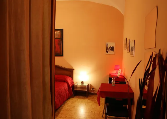 Carlo Felice Couette-café Rome